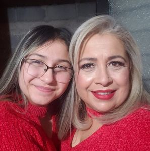 Meet your Posher, Gloria e